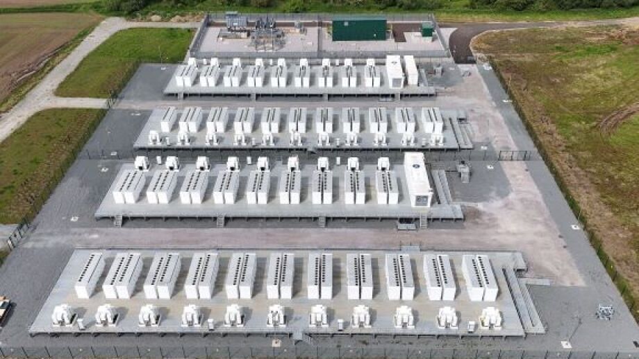 Battery storage from alamy jul 29 2025.jpg