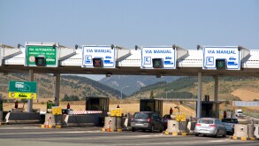 Toll plaza on the Autopista near Pamplona Navarre northern Spain. Image shot 09/2008. Exact date unknown.