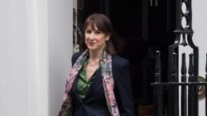 London, UK. 21st January, 2025. Chancellor of the Exchequer Rachel Reeves leaves 10 Downing Street after attending the weekly Cabinet meeting. Credit: Wiktor Szymanowicz/Alamy Live News