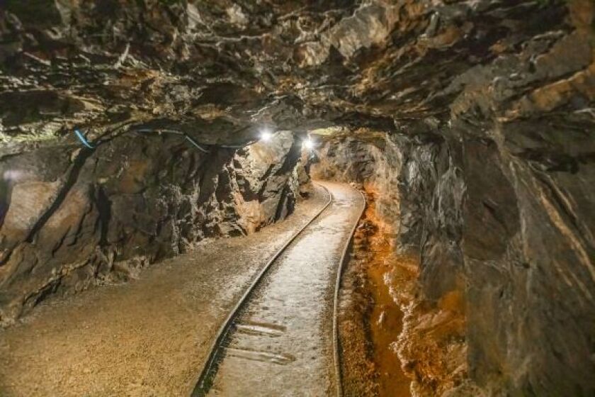 gold mine from alamy sept 15 2025.jpg