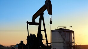 Oil well at Ayoluengo de la Lora. Sargentes, Burgos, Castile and Leon, Spain.