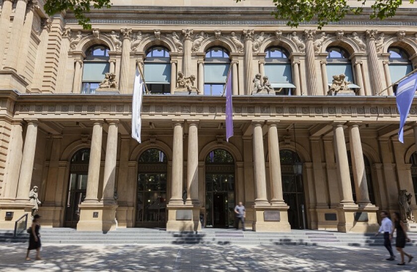 Frankfurt_stock_exchange_exterior_Adobe_575x375.jpg