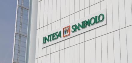 Torino, Italy. 10th April 2015. The Intesa Sanpaolo logo on the skyscraper, designed by architect Renzo Piano as new headquarters of the bank.