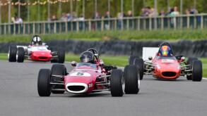 Steve Nichols, Chevron-Ford B17, Derek Bell Cup, a twenty minute race featuring single seater 1-litre Formula 3 cars that competed in the years 1964 -