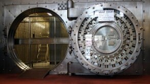 Bank vault_230px