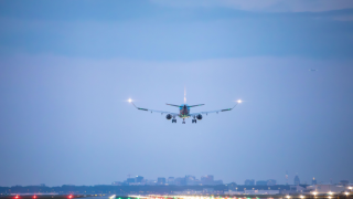 Plane landing Alamy 23May24.png