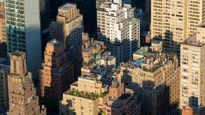 United States, New York, the island of Manhattan and its skyscrapers view from the roof of the Empire State Building, a roof terrace