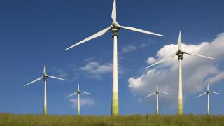 Windrader auf einer Wiese Thema Energie und Umweltschutz. Image shot 12/2013. Exact date unknown.