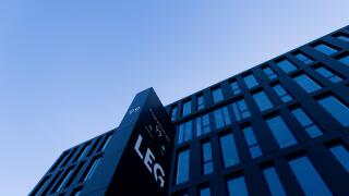 Duesseldorf, Germany. 17th Oct, 2023. The corporate headquarters of LEG Immobilien SE at the airport. Credit: Rolf Vennenbernd/dpa/Alamy Live News