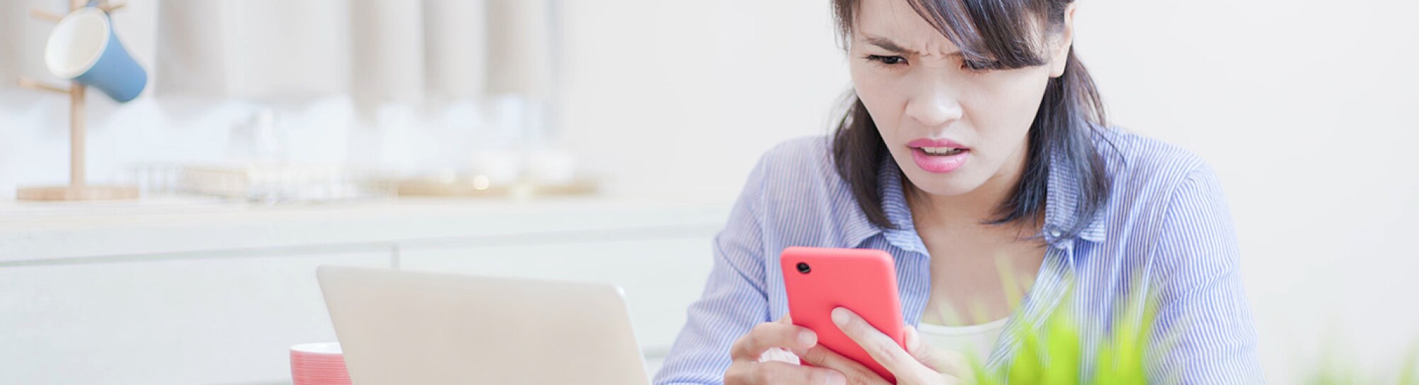 woman suffer from Internet bullying