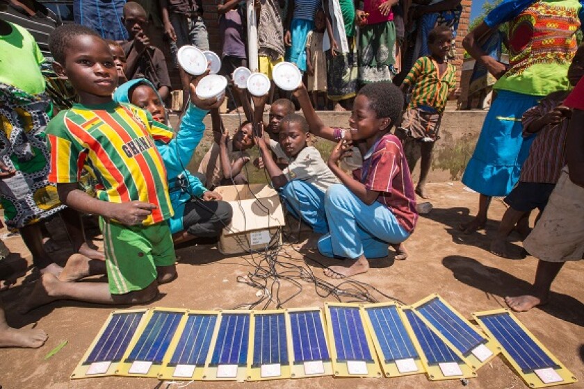 Solar Africa Malawi panels transition from Alamy 29Apr21 575x375