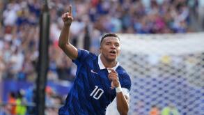 IPA86268702 - Kylian Mbappe of France celebrates after scoring a goal during the France vs. Sweden FIFA World Cup match in New York, USA, on June 30, 2026