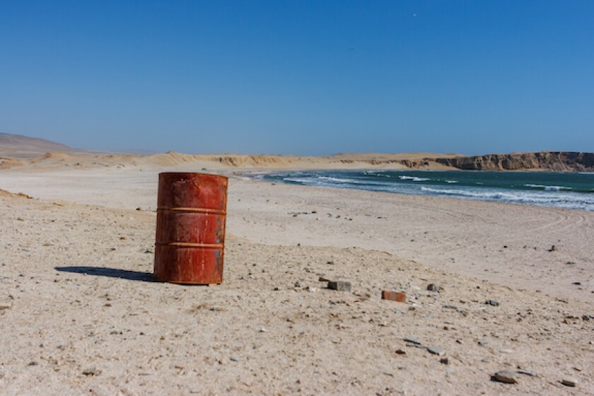 Peru, Paracas, oil, barrel, sea, beach, alone, abandoned, LatAm, 575