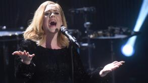 Huerth, Germany. 06th Dec, 2015. The singer Adele performs on stage during RTL's end-of-year review '2015! Menschen, Bilder, Emotionen' (lit. People, images, emotions) in Huerth, Germany, 06 December 2015. Photo: HENNING KAISER/dpa/Alamy Live News