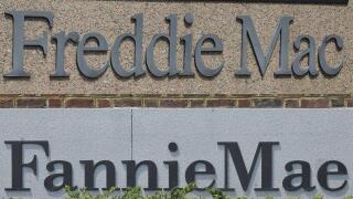 Bildnummer: 54342439  Datum: 08.07.2010  Copyright: imago/Xinhua
 Photo taken on July 8, 2010 shows the logo of Freddie Mac and Fannie Mae in the United States. The United States economy encountered a decline in the second quarter with a 2.4 percent econo