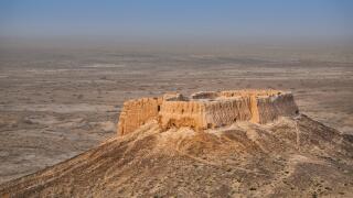 Ayaz Kala #2 - small hilltop mud-brick fort in Kyzylkum desert, Uzbekistan