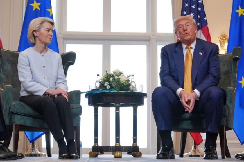 von der leyen trump meeting jul 27 2025 from alamy.jpg