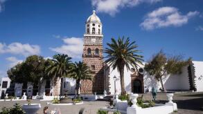 Spain, Canary Islands, Lanzarote: Igesia de Nuestra Senora de Guadalupe (Our Lady of Guadalupe Church), ?Plaza de la Constitucion? square in Teguise