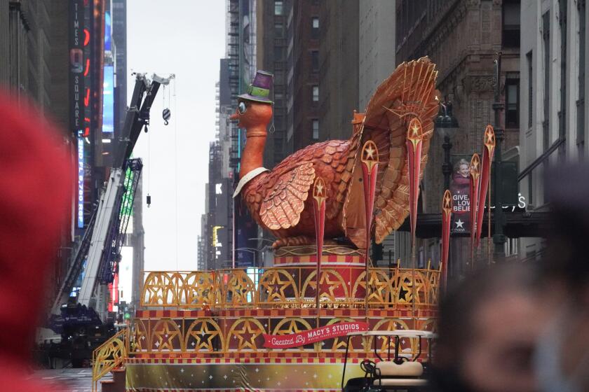 Thanksgiving_parade_Alamy_111121