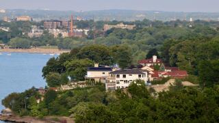 Lake Erie coastline with large estates in the Edgewater neighborhood west of downtown Cleveland, Ohio, USA