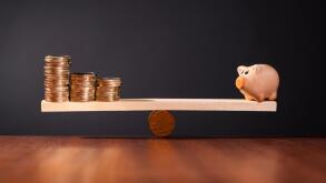 Piggy bank and money balanced HiRes 575 