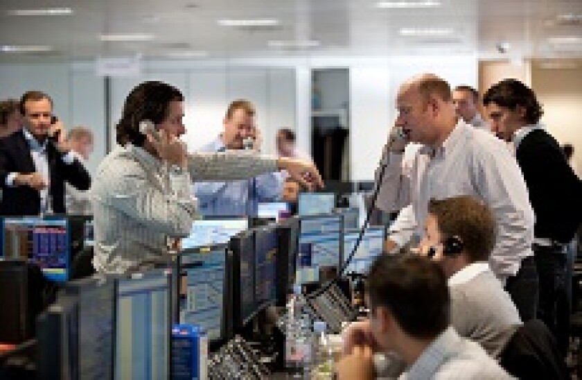 stock_trader_floor_alamy_230x150