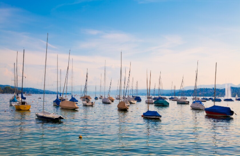 alamy 2021-05-18 zurich boats 575x375