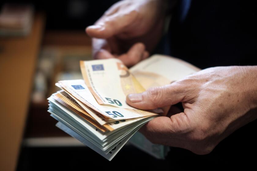 euros_alamy_6Sep22