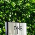 Oslo 20240910. The logo of the Norwegian Bank DNB outside head offices in Bjorvika. Today it became known that DNB will cut staff, and the bank announces that 500 positions will be cut.
Photo: Fredrik Varfjell / NTB