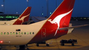 Qantas planes