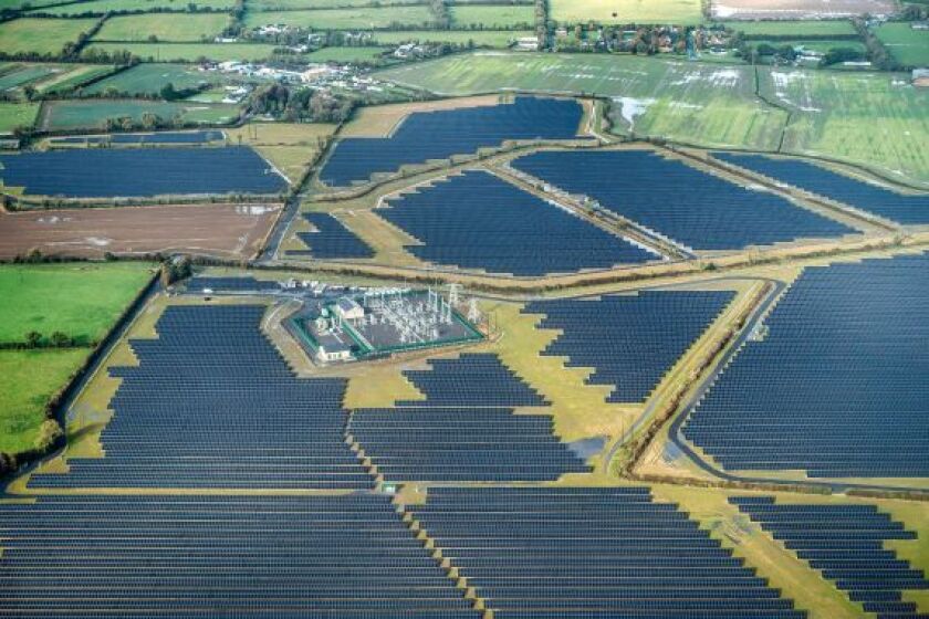 Solar farm IE from alamy 18 fev 25.jpg