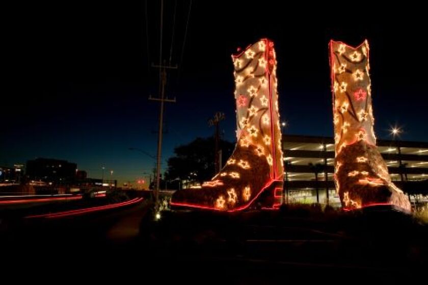 NorthStarMall Sculpture_Alamy_9October.jpg
