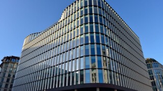 Wells Fargo London King William St from Alamy 10Sep25 575x375.jpg