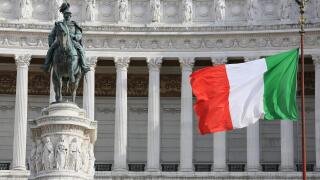 Italy Rome flag_31Oct22_alamy