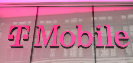 New York, United States. 05th Jan, 2026. A T-Mobile store is seen in Manhattan, New York City. Credit: SOPA Images Limited/Alamy Live News
