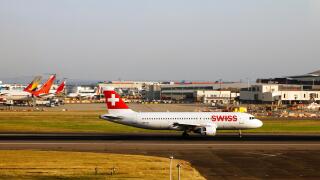 HB-IJS - Airbus A320-214 - Swiss 

 The Airbus A320 family consists of short- to medium-range, narrow-body, commercial passenger twin-engine jet airli