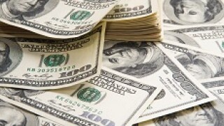 Dollars_spread_Fotolia_230x150