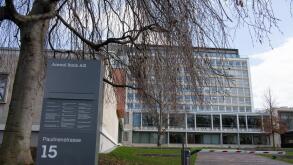 Wiesbaden, Germany. 17th Feb, 2022. Aareal Bank in Wiesbaden. The bank announces its annual figures on February 24. Credit: Boris Roessler/dpa/Alamy Live News