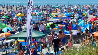 Hot beach from Alamy 11Jul25 575x375.jpg