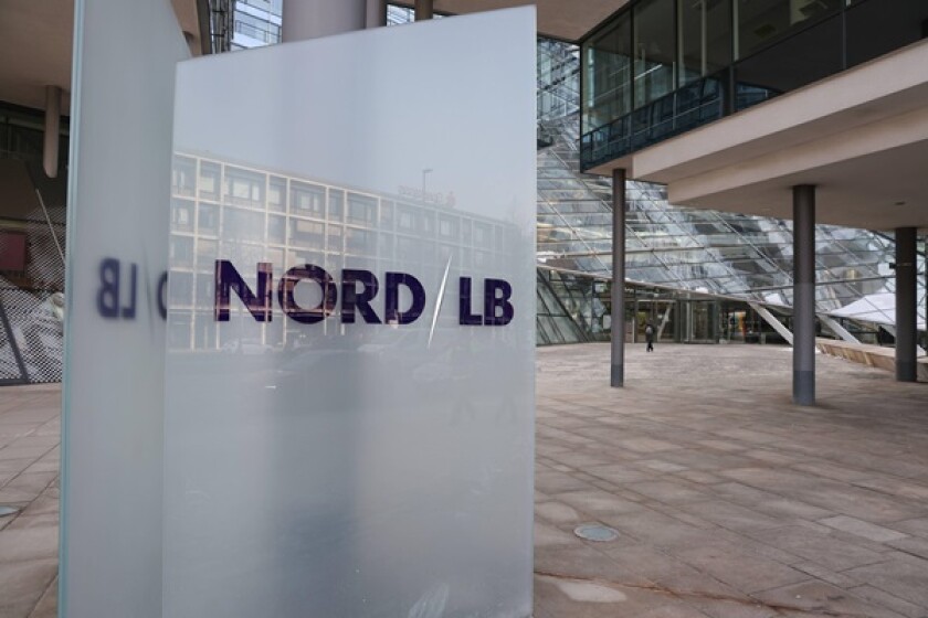 Verwaltungsgebaude der Norddeutschen Landesbank Nord/LB. AuBenansicht. Architekt: Behnisch, Behnisch & Partner. Burogebaude am Aegidientorplatz, Stahlbetonskelett mit Glasfassaden verkleidet. DEU, Deutschland, Niedersachsen, Hannover, 20.02.2025:
