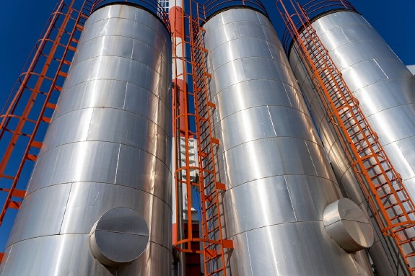 Oil refinery storage tanks from Alamy 25Jan22 575x375