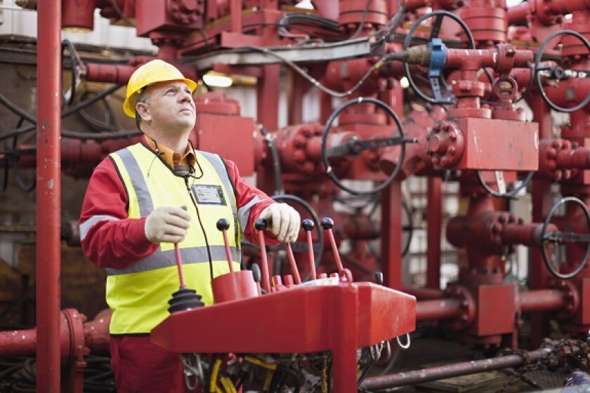 Worker machinery oil rig from Alamy 11Jun21 575x375