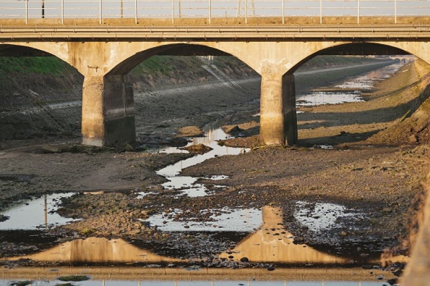 Drought canal Italy from Alamy 10Jul23 575x375