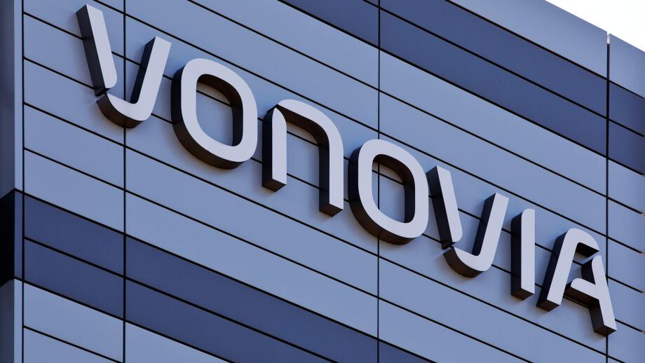 Lettering Vonovia at the head office in Bochum, German real estate group, Germany, Europe