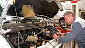 Netherlands automobiles cars garage motor engine repair reparation repairer mechanic serviceman maintenance upkeep servicing