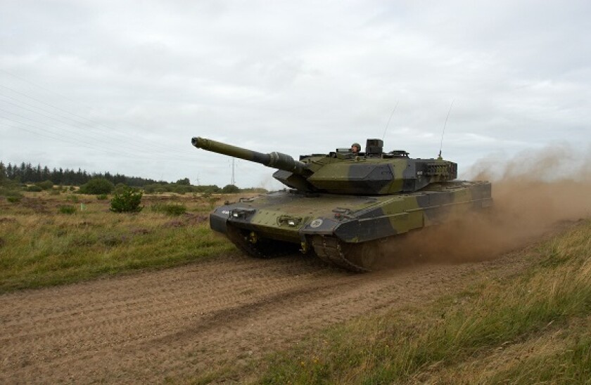 Danish army leopard 2 mrk 5a under advance. Image shot 10/2007. Exact date unknown.