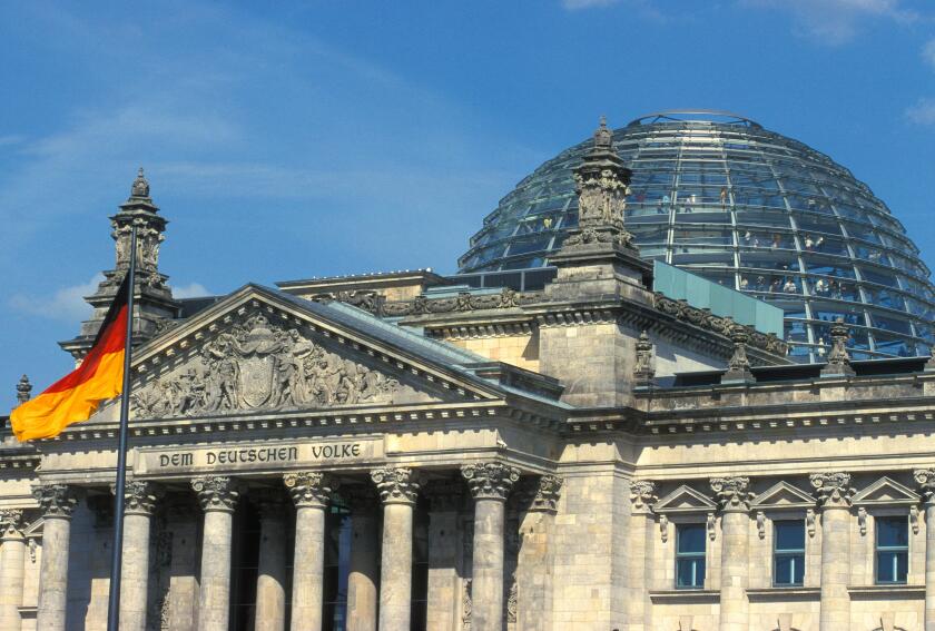 Europe, Germany, Berlin, the german parliament Reichstag.
Europa, Deutschland, Berlin, der Reichstag.