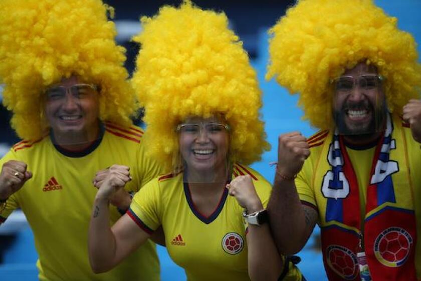 Barranquilla, Colombia, football fans, smile, LatAm, 575