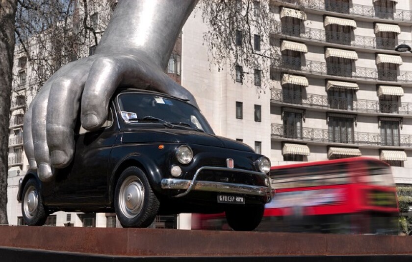 Vroom car sculpture Park Lane from Alamy 7Jun23 575x375