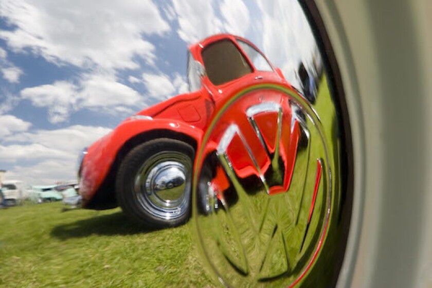 Orange, Volkswagen Beetle, VW hub cap, US, 575